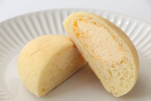 ローソン「クリームたっぷり！ふわもち冷やしクリームパン ダブルカスタード」