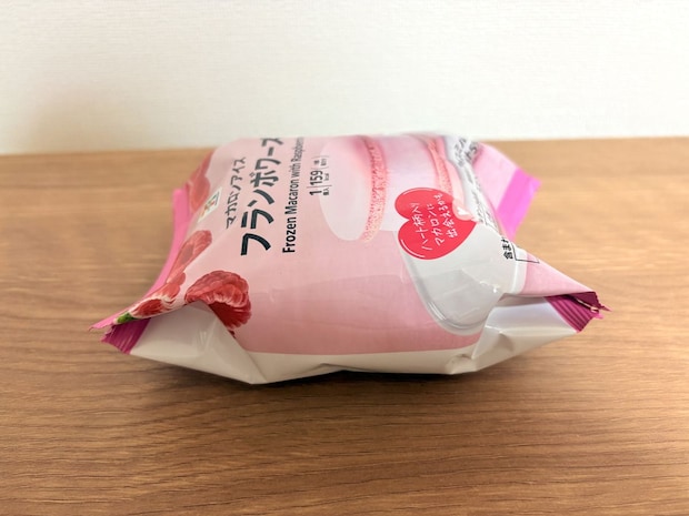 セブンイレブン「7プレミアム マカロンアイス フランボワーズ」
