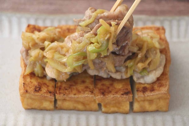 笠原将弘さん「厚揚げのしょうが焼きのっけ」