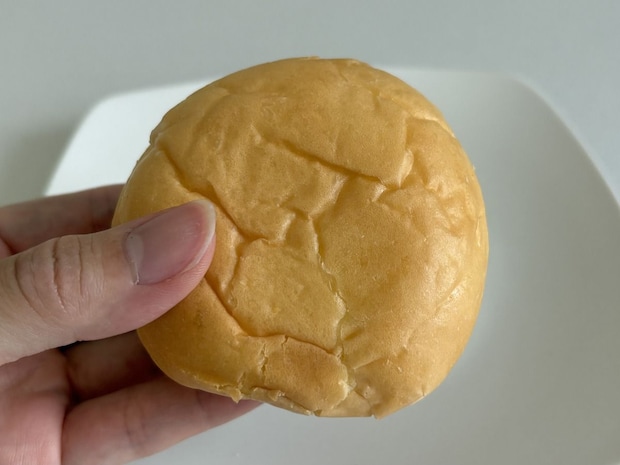 八天堂「冷やして食べるとろけるミルクくりーむパン」