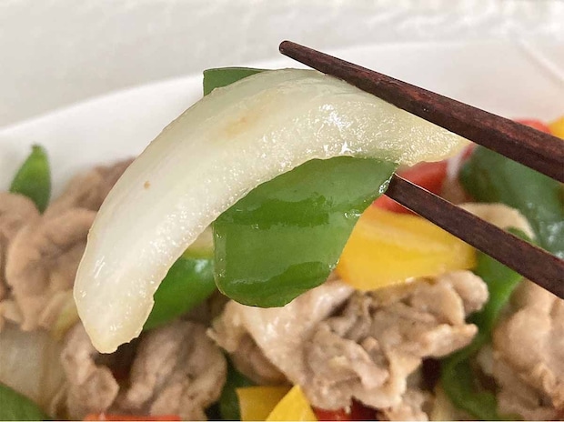 タサン志麻さん「豚肉とカラフル野菜のレモンじょうゆ炒め」