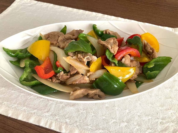 タサン志麻さん「豚肉とカラフル野菜のレモンじょうゆ炒め」