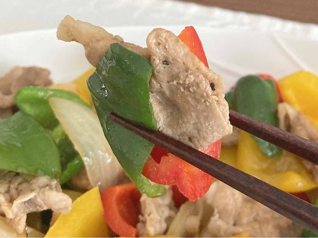 タサン志麻さん「豚肉とカラフル野菜のレモンじょうゆ炒め」