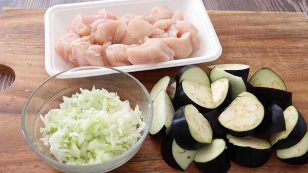 鶏肉となすのねぎ旨酢がらめ