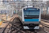 京浜東北線強風で遅延　最大30分遅れにSNS「自然には勝てない」「吊り革も持つ手がちぎれそう」ホームに人が溢れる駅も…