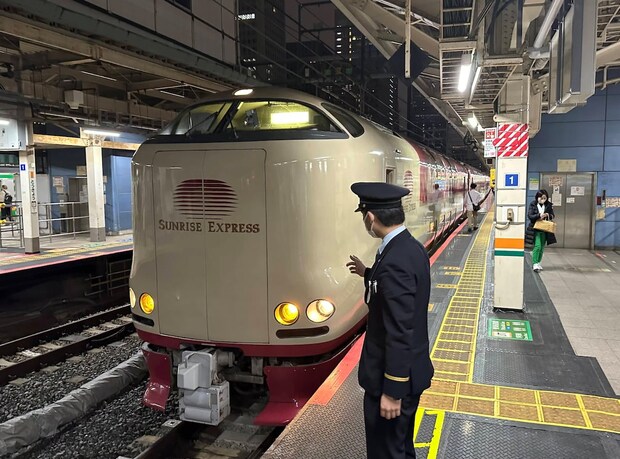 寝台特急「サンライズ」時刻繰り上げでSNS「最終のぞみと変わらない」「寝られる時間増えた」　JRダイヤ改正