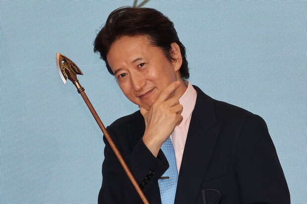 「ジョジョの奇妙な冒険」荒木飛呂彦さん「日曜美術館」に出演「流石の着眼点だなぁ」「ジョジョっぽいポーズ熱い」