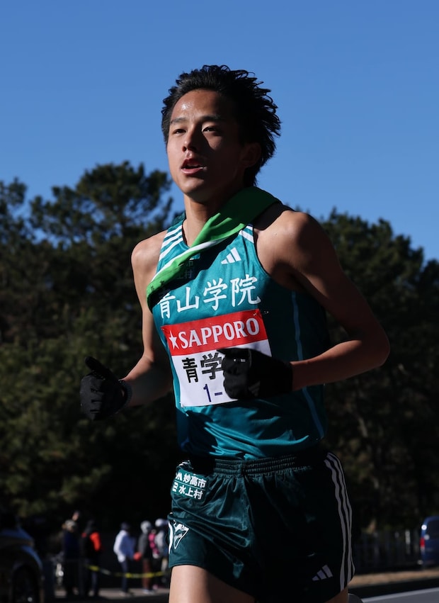 青学大がトップで9区へ　国学院大が1分44秒差の2位