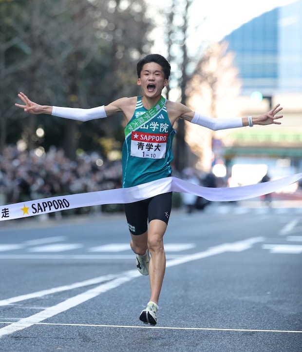 青学大が史上初の同一大学2度目の3連覇　往路と総合で新記録　2位の国学院大が復路V