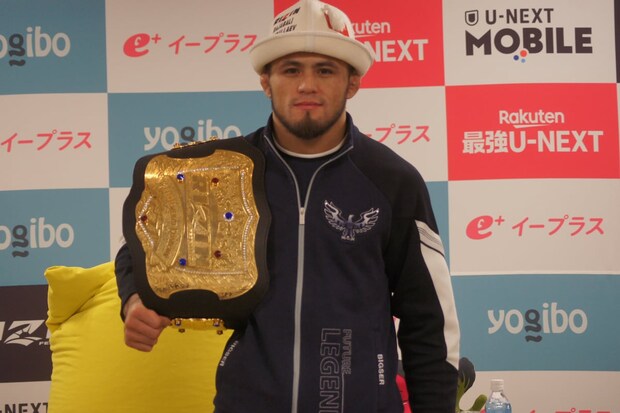 シェイドゥラエフの人気が止まらない RIZIN大みそか大会公式オークションで実使用グローブが朝倉未来超えの108万円で落札 キルギス伝統帽子カルパックもバカ売れ