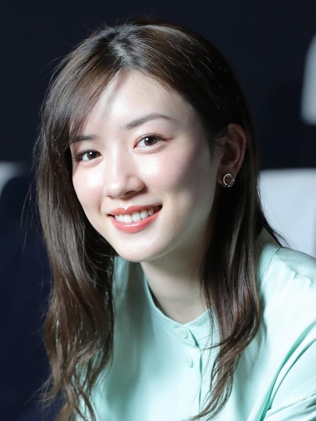 永野芽郁、激変ビジュにファン衝撃　「新鮮で良き！」「ショトカもいけるな！！」