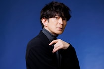 津田健次郎、青春時代の後悔は「もっと勉強すればよかった」　声優と俳優の“二刀流”語る　「ラムネモンキー」インタビュー