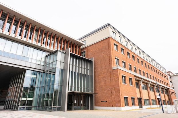 「キャンパス京田辺で蹴る」「1点足りず吐きそう」同志社大法学部などの合格発表で天国と地獄…「来年もお待ちしています」に複雑な声も