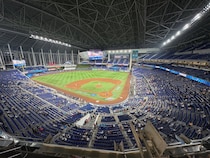 村上宗隆のメジャー初適時打も空席に響く　WBC決勝の舞台「ローンデポ・パーク」が直面する、観客6000人台の冷酷な現実
