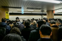 「新社会人さん 本日で退職が確定」の理由は「週5で朝の満員電車」に共感と批判真っ二つ「ストレスは戦場並み」「慣れてる人がバグってるだけ」