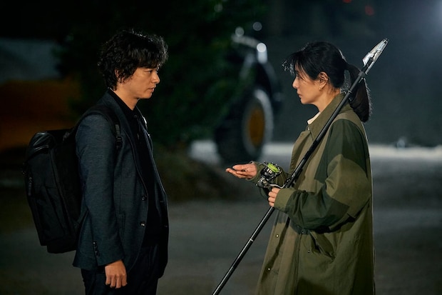「田鎖ブラザーズ」謎の数字「2」に考察班動く！晴子（井川遥）案内する“2号室”と鍵の正体、亡き父の机から出た拳銃の謎とのつながり