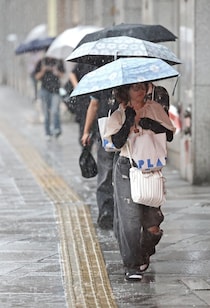 「今年初？」「まだ5月なのに」各地でゲリラ豪雨、14日も強い雨や雷雨に注意