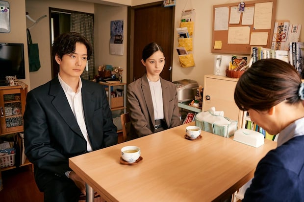 「田鎖ブラザーズ」突如出現「先生」の正体めぐり考察過熱!防カメの政治家?税理士?教祖?晴子(井川遥)小池(岸谷五朗)にも疑惑の目
