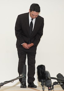 巨人軍とJFAの“落差”　阿部慎之助監督の即日辞任でサッカー日本代表・佐野海舟のW杯選出への批判再燃…「これがけじめ」