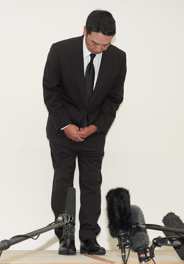 巨人軍とJFAの“落差” 阿部慎之助監督の即日辞任でサッカー日本代表・佐野海舟のW杯選出への批判再燃…「これがけじめ」