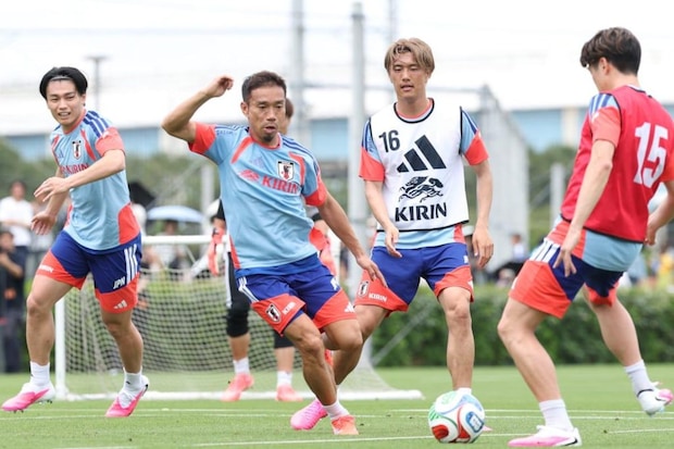「真面目にやってる奴が損する」W杯直前のサッカー日本代表合宿で起きたファンのマナー問題　対応が「納得すぎてすんなり受け入れた」背景