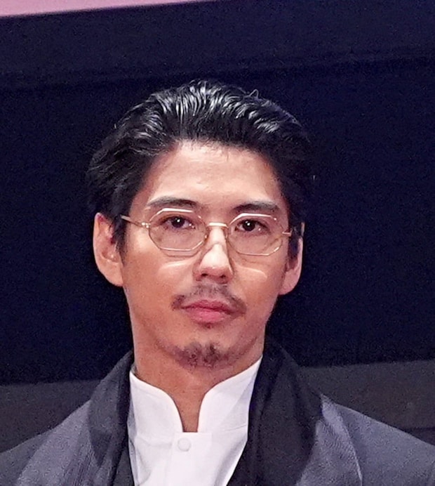 賀来賢人、デニム愛を熱弁も正名僕蔵からツッコミ！ 「今日はなんでデニムじゃないんですか？」