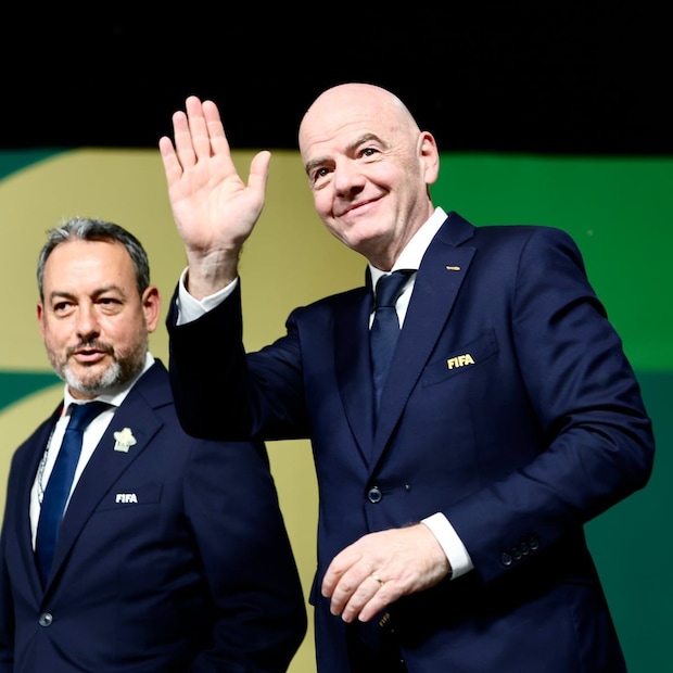 FIFA会長に影武者説!? 「毎試合いる?」インファンティーノ氏にSNS「何人おんねん」 プライベートジェット使用に環境保護団体からの批判も…