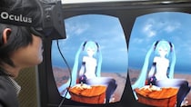 例のプールでコスプレも…米防衛企業トップの素顔に驚きの声、横須賀にドローン工場と報道