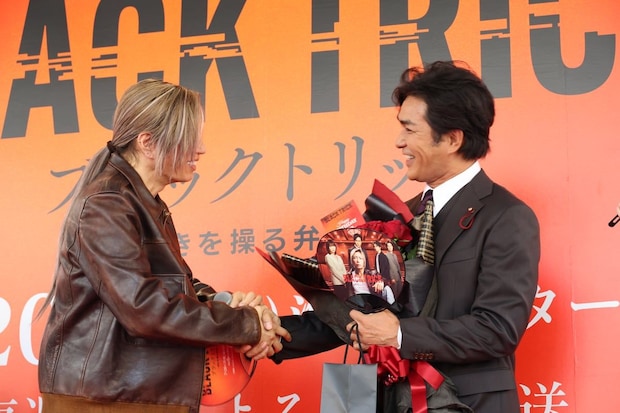 GACKT、北村一輝をサプライズ祝福!「こんな貫禄のある“28歳”はいない」