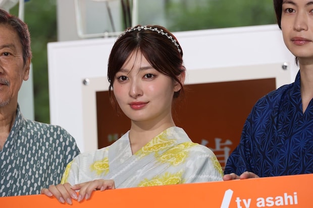 吉川愛、制服姿で韓国旅行を告白!「この年齢で着るなんて…」と照れ笑い 「名探偵のままでいて」制作発表
