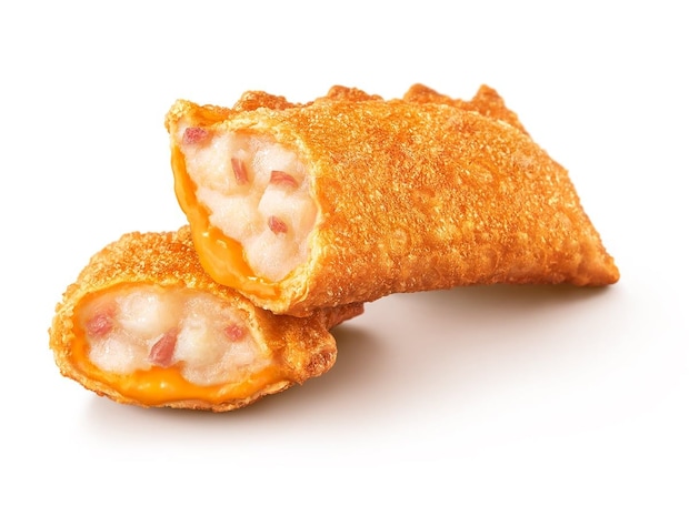 マクドナルド「チーズベーコンポテトパイ」が今年も限定復活　とろーりチーズとサクサクパイがやみつきに