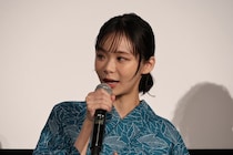 趣里、笑顔で「アットホームな感じ」　主演ドラマ会見、夫・三山凌輝の“不倫報道” 触れず和やかに