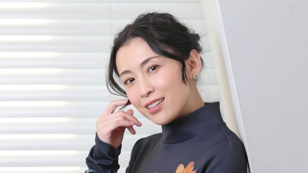 雛形あきこが25年ぶりの水着姿を解禁!48歳で挑む『集大成』写真集&夫・天野浩成「100冊購入」宣言でX騒然