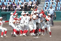 智弁和歌山、5年ぶりの4度目のV！逆転に次ぐ逆転　健大高崎との接戦を制す