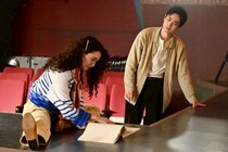 「もしもこの世が舞台なら、楽屋はどこにあるのだろう」「舞台っぽいドラマだけど慣れてくるとどハマりする」「小さな声でしかせりふが読めないトニー（市原隼人）に持っていかれた」