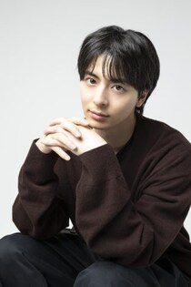 高杉真宙「見どころは、何よりも坂口健太郎さんと渡辺謙さんの演技だと思います」『盤上の向日葵』【インタビュー】