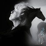 玉置浩二、日曜劇場『ザ・ロイヤルファミリー』主題歌MV公開　約30年前の「田園」MV映像をバックに熱唱