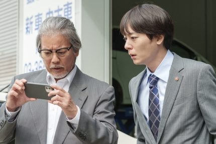 「コーチ」「向井さん(唐沢寿明)は被害者遺族なのかな」「来週、佐藤龍我くんが刑事役で登場。楽しみ」