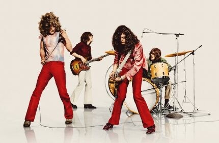 バーナード・マクマホン監督「この映画はレッド・ツェッペリンのファンのために作ったというよりも、100年後の人たちが見ても楽しめるかどうかというのがとても大切な要素でした」『レッド・ツェッペリン:ビカミング』【インタビュー】