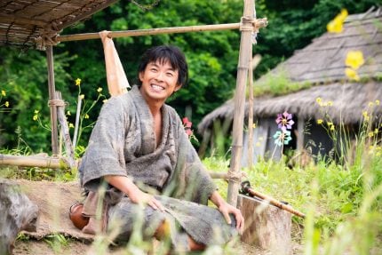 「豊臣兄弟!」第1回「二匹の猿」豊臣秀長、秀吉、織田信長 新味を感じさせる主要人物の初登場【大河ドラマコラム】