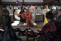 「豊臣兄弟！」第26回「信長を笑わせろ！」　人間ドラマと華やかなエンターテインメントが一体になった大河ドラマならではのエピソード【大河ドラマコラム】