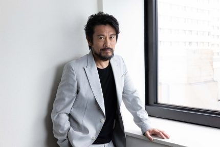 内野聖陽、念願のリア役にかける思いとは 「リア王 -KING LEAR-」【インタビュー】