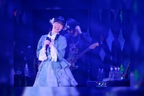 前島亜美 初の生バンドを迎えた2ndワンマンで全16曲を熱演／公演の模様はTBSチャンネル1で放送決定