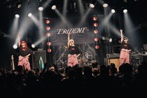 TRiDENT “おじ限定ライブ”で、すかんち名曲カバーアニメ主題歌初披露＆メジャーEP『BLUE DAWN』情報一挙解禁