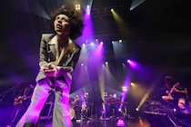 ドレスコーズ 最新ライブ映像商品『grotesque human』から「ミスフィッツ」公開／POP UP開催決定