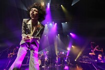 ドレスコーズ 最新ライブ映像商品『grotesque human』から「ミスフィッツ」公開／POP UP開催決定