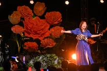 森口博子 40年の感謝と愛を歌の花束に――“全方位型コンサート”で示したエンターテイナーとしての真髄