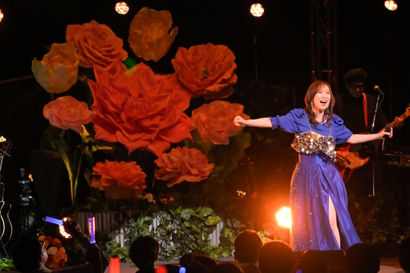 森口博子 40年の感謝と愛を歌の花束に――“全方位型コンサート”で示したエンターテイナーとしての真髄