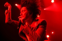 ドレスコーズ最新ライブ映像商品『grotesque human』から「リンチ」公開／POPUP SHOP inニュースペース パ”の詳細決定