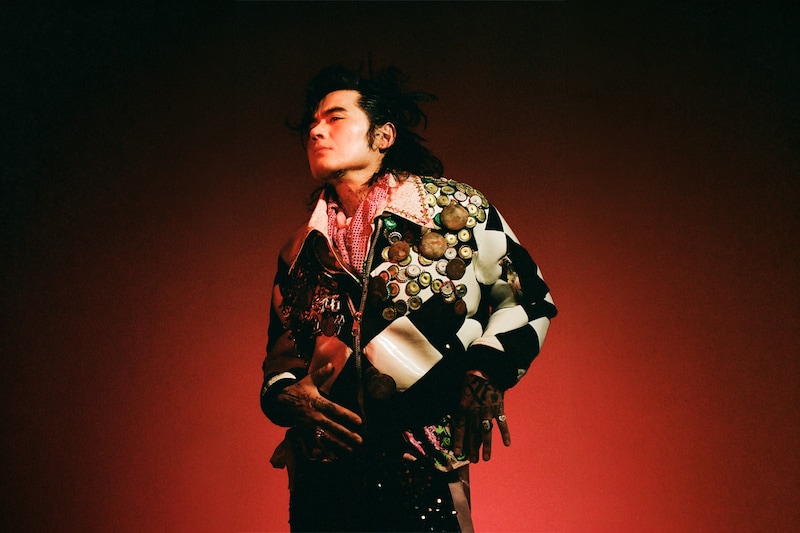 高岩遼『Ain’t Nobody’s Business』リリースとワンマンライブ開催を発表、アー写公開